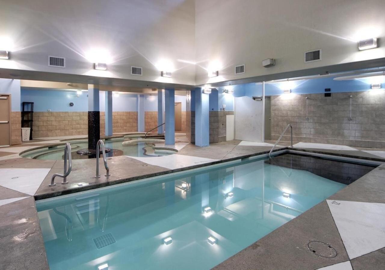 Penthouse At Solar A Resort And Spa Канмор Екстериор снимка